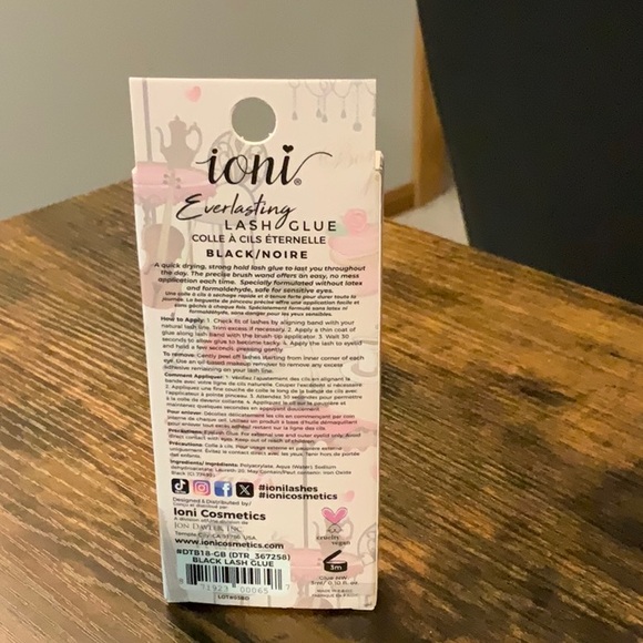 Ioni Black Eyelash Glue - Picture 2 of 2